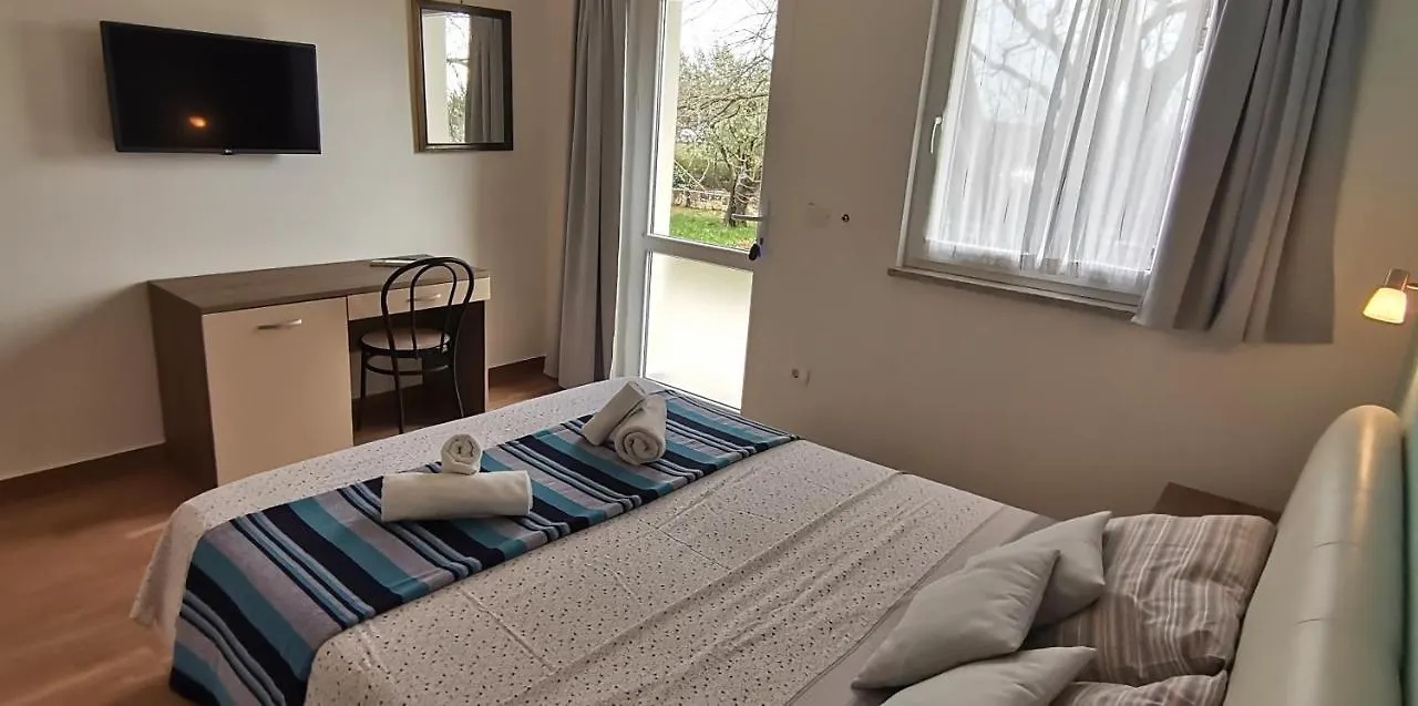 Holiday House Olly Rovigno 0*,  Croazia